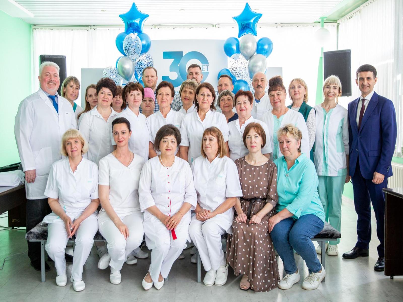 Медицинских работников СГОКа поздравили с профессиональным праздником и 30-летием стойленской медсанчасти.