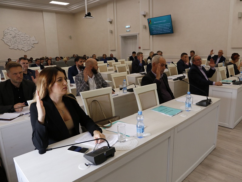 Состоялось внеочередное второе заседание Совета депутатов Старооскольского городского округа четвертого созыва.