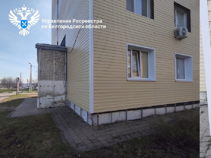 Сотрудниками Управления Росреестра по Белгородской области спасён геодезический пункт, заложенный в стене многоквартирного дома.