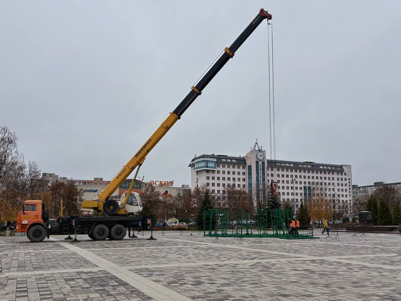 Старый Оскол готовится к встрече Нового года.