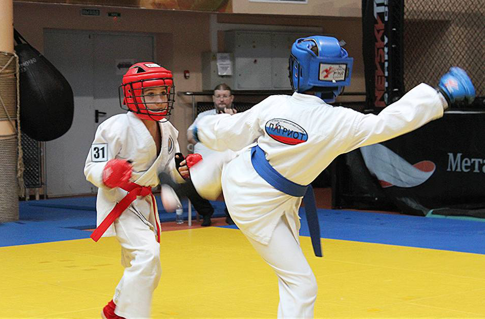 Во Дворце спорта имени А. Невского прошло торжественное открытие Чемпионата и Первенства Белгородской области по армейскому рукопашному бою.