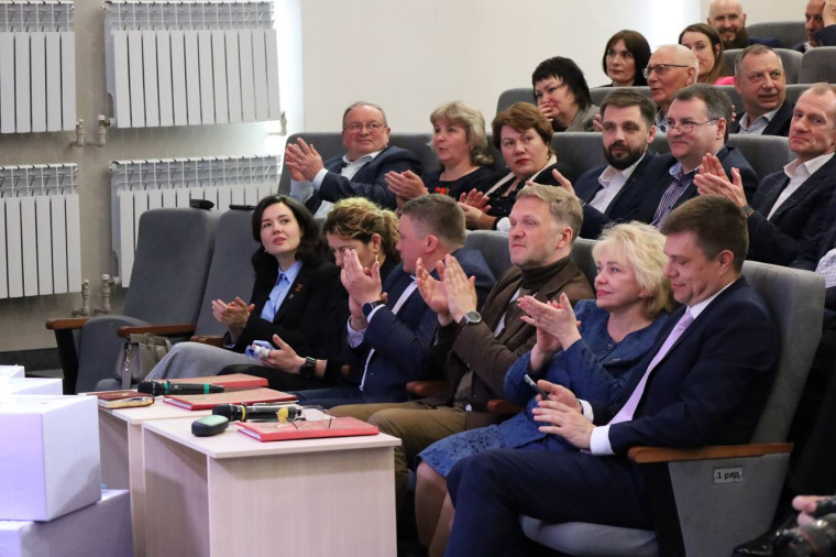 Татьяна Карпачева представила отчет о деятельности Совета депутатов Старооскольского городского округа и Председателя Совета депутатов за 2023 год.