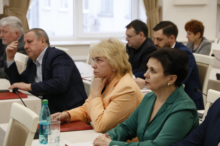 Состоялось внеочередное восьмое заседание Совета депутатов Старооскольского городского округа.